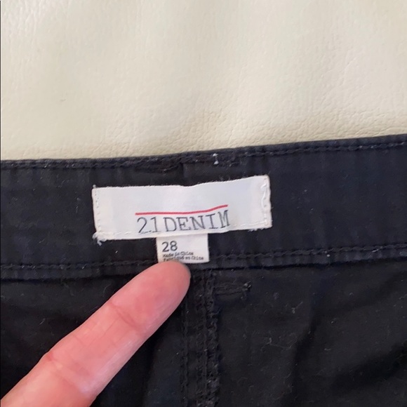 Black shorts - Picture 3 of 3